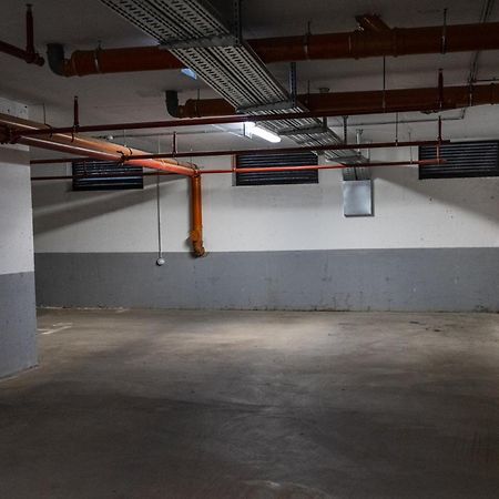 Black & White Apartment سوبوتيتْسا المظهر الخارجي الصورة