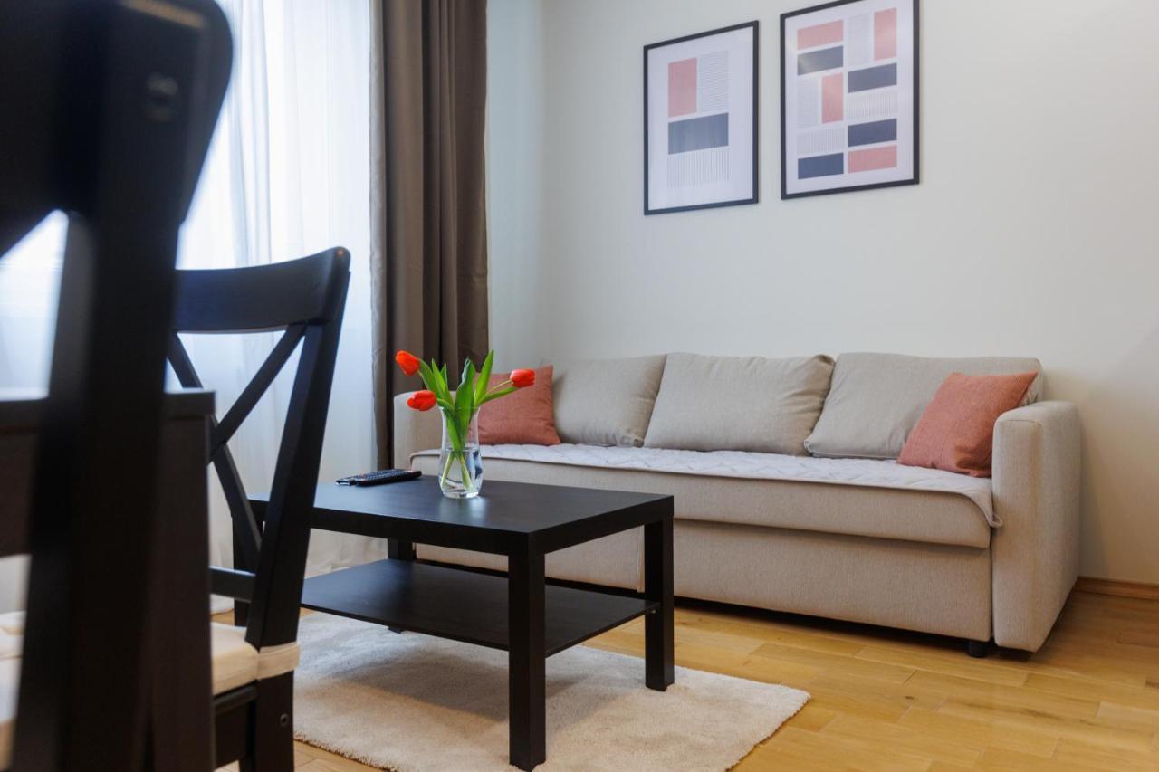 Black & White Apartment سوبوتيتْسا المظهر الخارجي الصورة