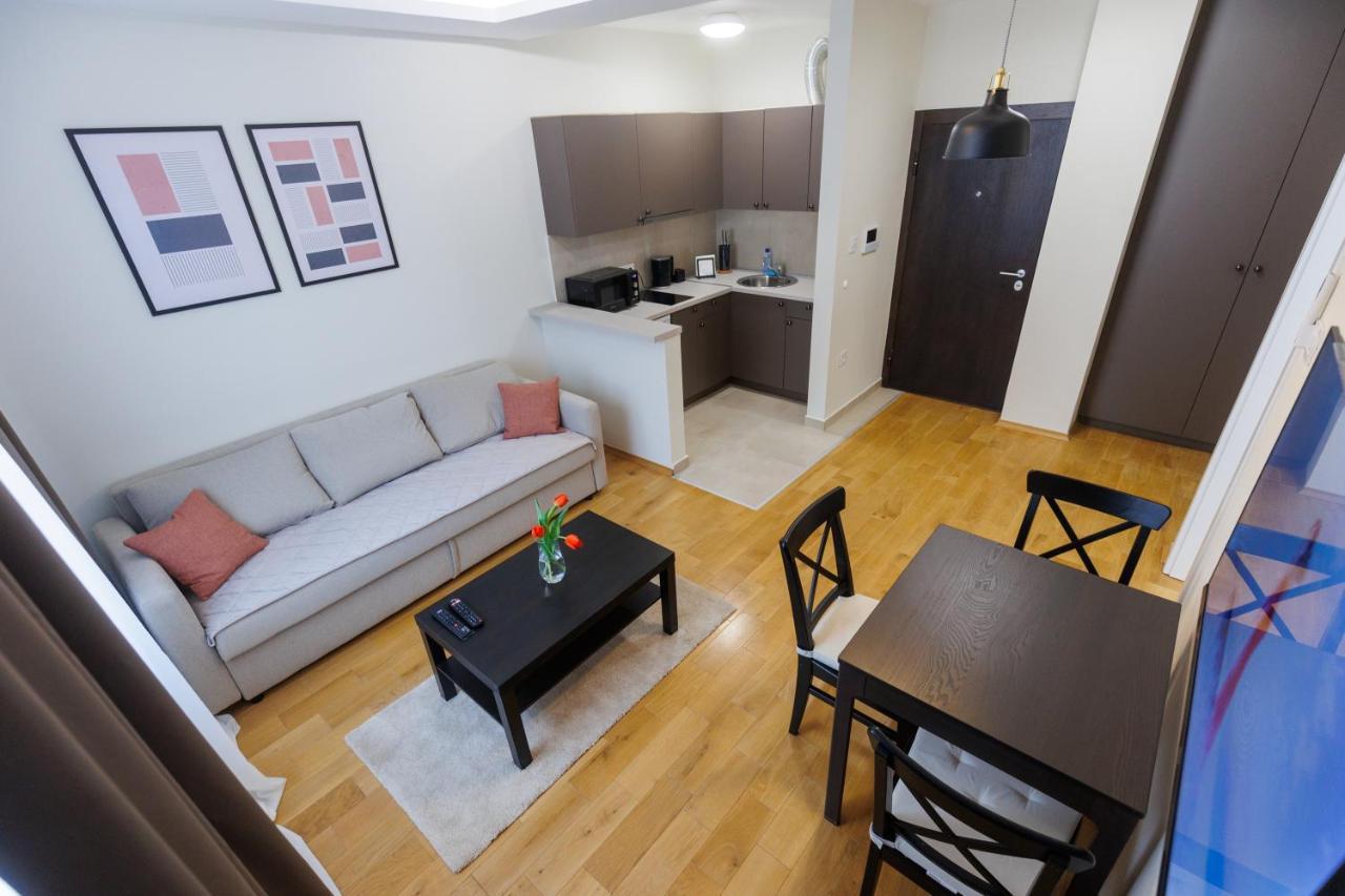 Black & White Apartment سوبوتيتْسا المظهر الخارجي الصورة