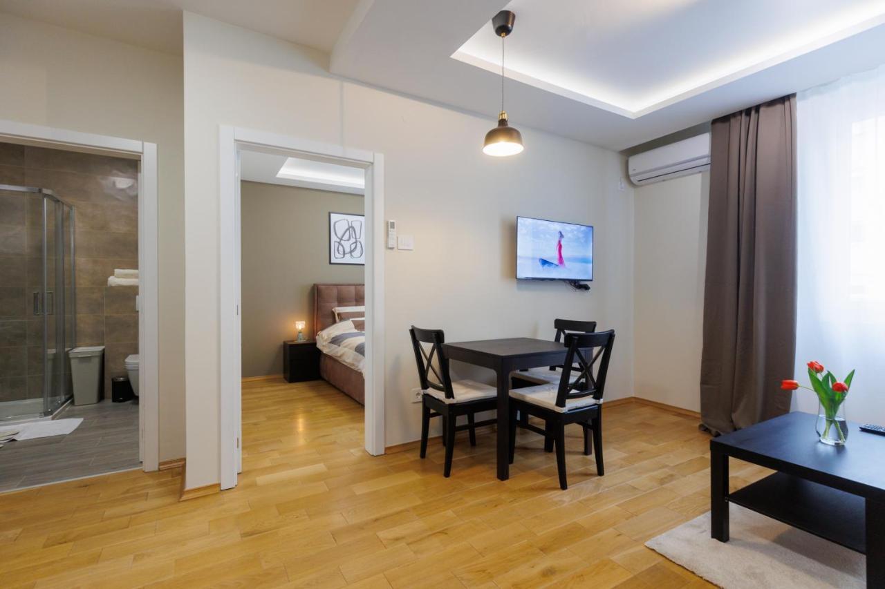 Black & White Apartment سوبوتيتْسا المظهر الخارجي الصورة